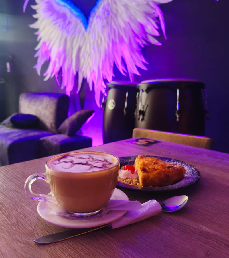 Anura Café Bar